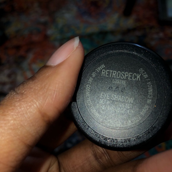 Mac Eyeshadow - Picture 3 of 6